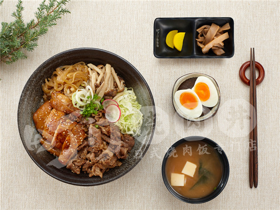 飯上滿滿組合丼.jpg