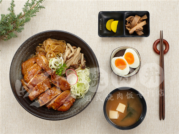 和風(fēng)照燒雞腿丼.jpg