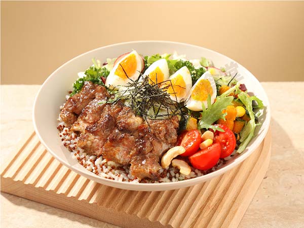 炙烤鮮嫩牛肋拌飯.jpg