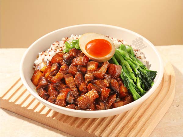 金牌臺(tái)式鹵肉拌飯.jpg